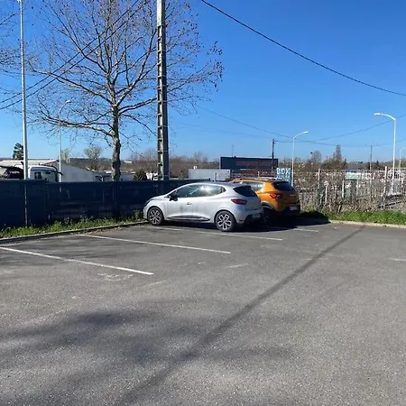 T2 Clinique Croix Du Sud Climatise Parking Lit Bultex *