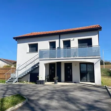 Апартаменты T2 Clinique Croix Du Sud Climatise Parking Lit Bultex Бальма