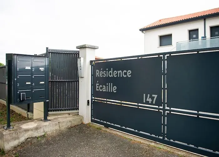 T2 Clinique Croix Du Sud Climatise Parking Lit Bultex *